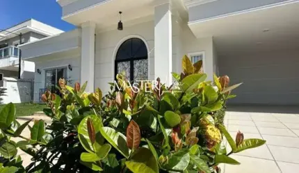 Casa em condomínio fechado com 3 quartos à venda na Professor Darcy Ribeiro, 144, Morada da Colina, Resende por R$ 3.000.000
