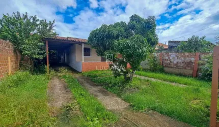 Casa com terreno amplo Fora de Condomínio e com 4 quartos