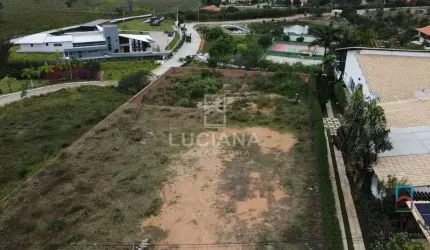 Lote com excelente topografia à venda em condomínio