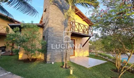 Casa com 02 pavimentos em Condomínio
