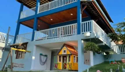 Casa com Área de lazer Privativa e Condomínio Bem Localizado