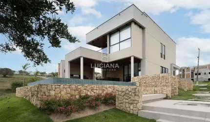 Confira! Casa de Alto Padrão com 4 Suítes em Condomínio referência em Gravatá/PE