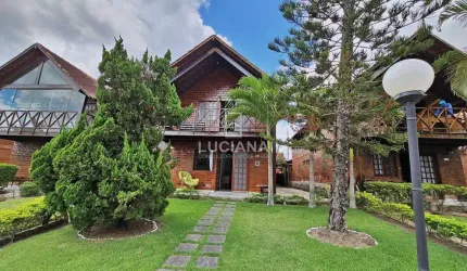 4 Quartos! Casa para venda em Condomínio em Gravatá/PE