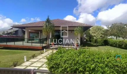 Casa com 4 suítes à venda em Condomínio Fechado
