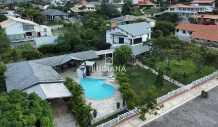 2000 m² de lote! Casa com 4 Suítes em Condomínio de Alto Padrão em Gravatá/PE