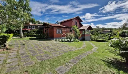 Perto do Centro da Cidade! Casa em Condomínio com Clima Incrível em Gravatá/PE