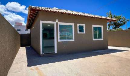 Seu Novo Lar: Casa Moderna a venda na Vila do Peró!