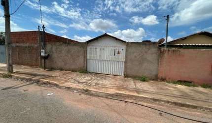 Casa Bairro Canelas em Várzea Grande na Rua Bico de Arara