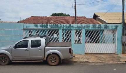 Vendo casa 3/4 com piscina no Canelas em Várzea Grande - MT