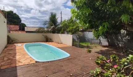 Vendo Casa 3/4 sendo 2 suítes com piscina Bairro Canelas em Várzea Grande
