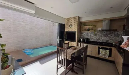 Linda Casa Condomínio Rubi 3/4 com piscina