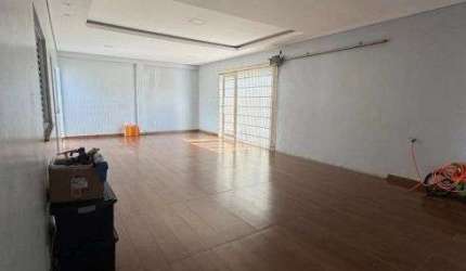 Vendo Casa no Residencial Aurilia Curvo Cristo Rei em Várzea Grande MT.