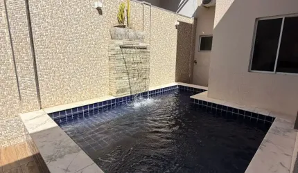 Linda Casa com piscina Condomínio Esmeralda em Várzea Grande.