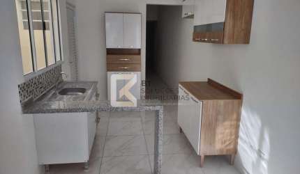 Casa à venda com 2 dormitórios sendo 1 suíte, 75 m² de terreno e 60 m² de área construída por R$ 35