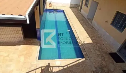 Casa execelente localização com edicula á venda, área terreno 450m² e área construída 316m², R$ 990