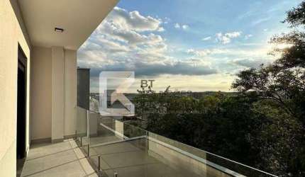 Casa com 4 dormitórios sendo 2suítes  à venda, 150 m² de terreno e 227 m² de área construída por R$