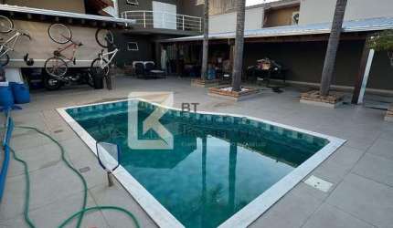 Casa com 2 dormitórios e escritório à venda, 300 m² de terreno e 117 de área construída  por R$ 1.0