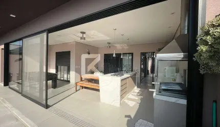 Casa à venda, 3 dormitórios sendo 2 com planejados, 1 suíte, piscina, churrasqueira, Condomínio Evi