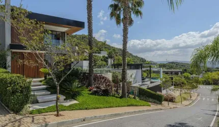 Casa em Condomínio | 5 suítes | Venda | Quintas do Sol