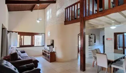 Casa à venda em Ubatuba, Itaguá, com 3 quartos, 180m²