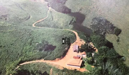 Fazenda com 4 dormitórios à venda, 936000 m² por R$ 2.200.000,00 - Centro - Bicas/MG
