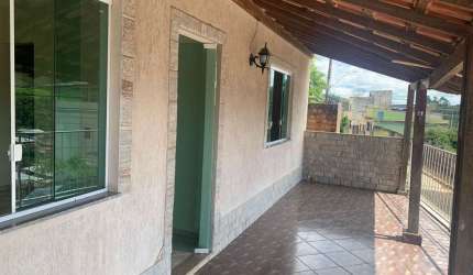Casa 3 Quartos com garagem 5 min do centro comercial de Bicas - Financiamento Disponível!