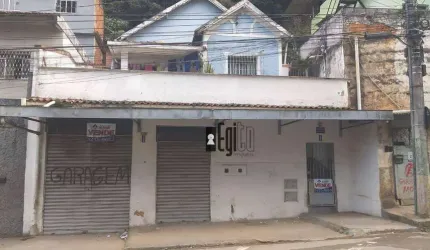 Excelente Casa com Acesso facilitado e Terraço !!