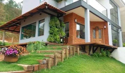 Casa com 4 dormitórios à venda, 262 m² por R$ 949.900,00 - Grama - Juiz de Fora/MG