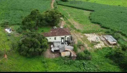 Fazenda à Beira do Asfalto em Tabuleiro !!!