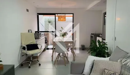 Sobrado à venda no bairro Rio Pequeno - Camboriú/SC