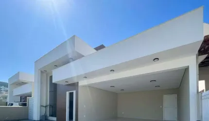 CASA 3 DORMITÓRIOS COM 1 SUITE MASTER NA PEDRA BRANCA