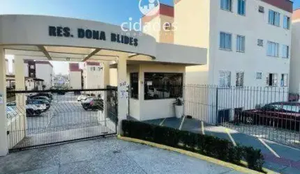 Amplo apt de 3 dormitórios em condomínio fechado
