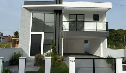 Casa à venda em São José 4 Dormitórios (1 Suíte Master) |