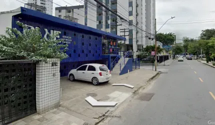 CASA COMERCIAL COM ESTACIONAMENTO NO BAIRRO DAS GRAÇAS