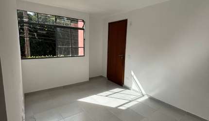 Apto reformado no Barreirinha, 2 quartos, face norte e vista verde!