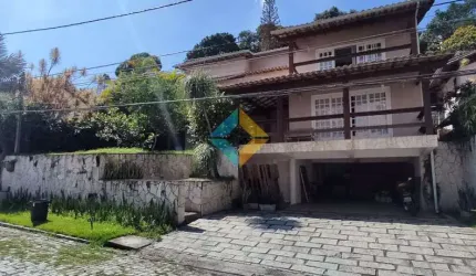 Casa de Condomínio - Ubá V - R$ 1.6 mi, Cod: 695