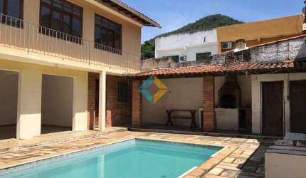 Casa com 8 dorms, Piratininga, Niterói - R$ 750 mil, Cod: 990