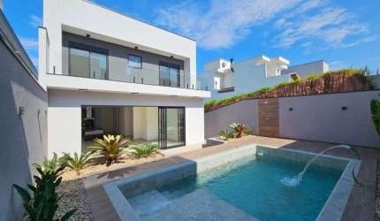 CASA NOVA A VENDA NO BRISAS DA MATA - AT: 300,00 m² e AC: 249,00 m² - NOVA