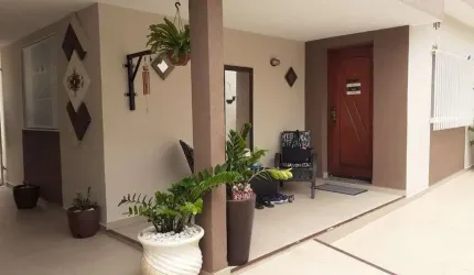 CASA A VENDA EM JUNDIAÍ – JARDIM MESSINA - 3 VAGAS - REFORMADA