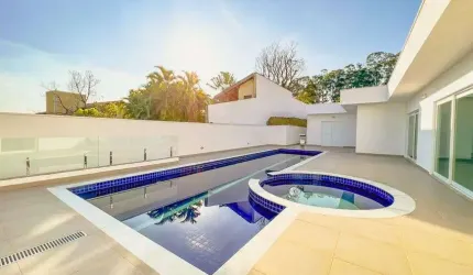 CASA A VENDA EM CONDOMÍNIO EM VINHEDO - MARAMBAIA - 5 VAGAS - 4 SUÍTES