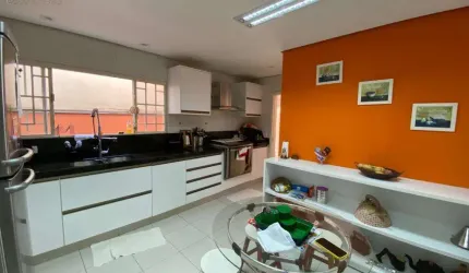 Casa para alugar em Londrina, Lago Parque, com 3 suítes, com 305.75 m²