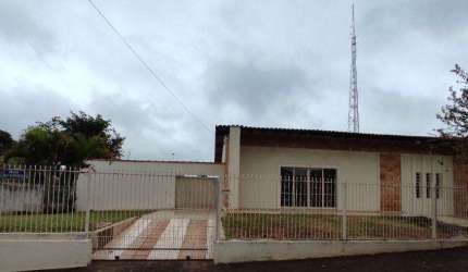 Casa à venda em Londrina, Shangri-lá, com 3 quartos, com 350 m²
