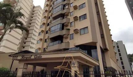 Apartamento em Andar Alto com 3 Dormitórios