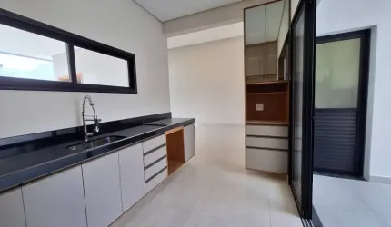 Lindo sobrado em São Miguel Paulista com 3 dormitórios
