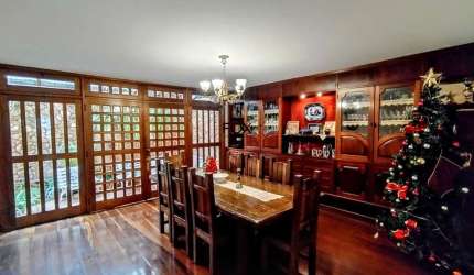 Casa com 3 quartos à venda na Rua Professor Carlos Pereira da Silva, 579, Belvedere, Belo Horizonte por R$ 2.300.000