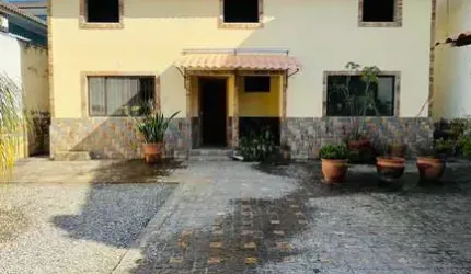 Casa no condomínio Vale das Palmeiras