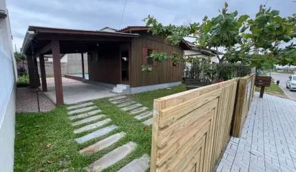 Casa com 2 dormitórios à venda, 60 m² por R$ 295.000,00 - Areias Brancas - Balneário Arroio do Silva/SC