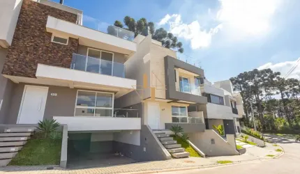 Casa Alto Padrão em Condominio no Santa Cândida
