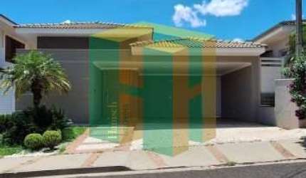 Linda casa em condominio fechado