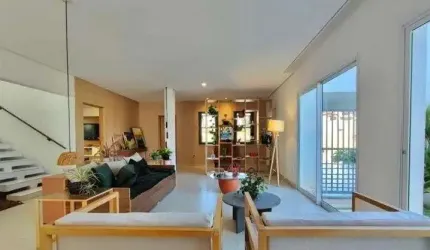 Casa em Cond. alto padrão